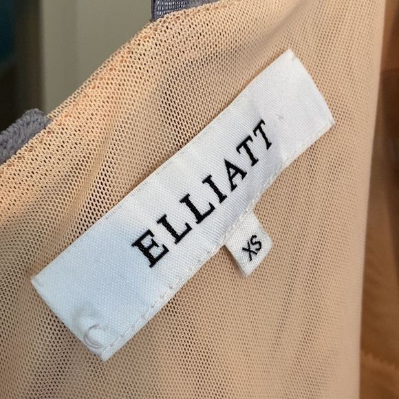 EUC. Elliatt "Tingle" Periwinkle lace dress with nude underlay - XS - Picture 5 of 13